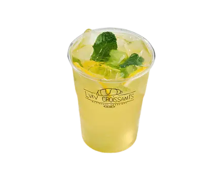 Zesty & Refreshing – Classic Lemonade 🍋🥤
